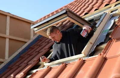 Pose de fenêtres de toit Velux à Pizay